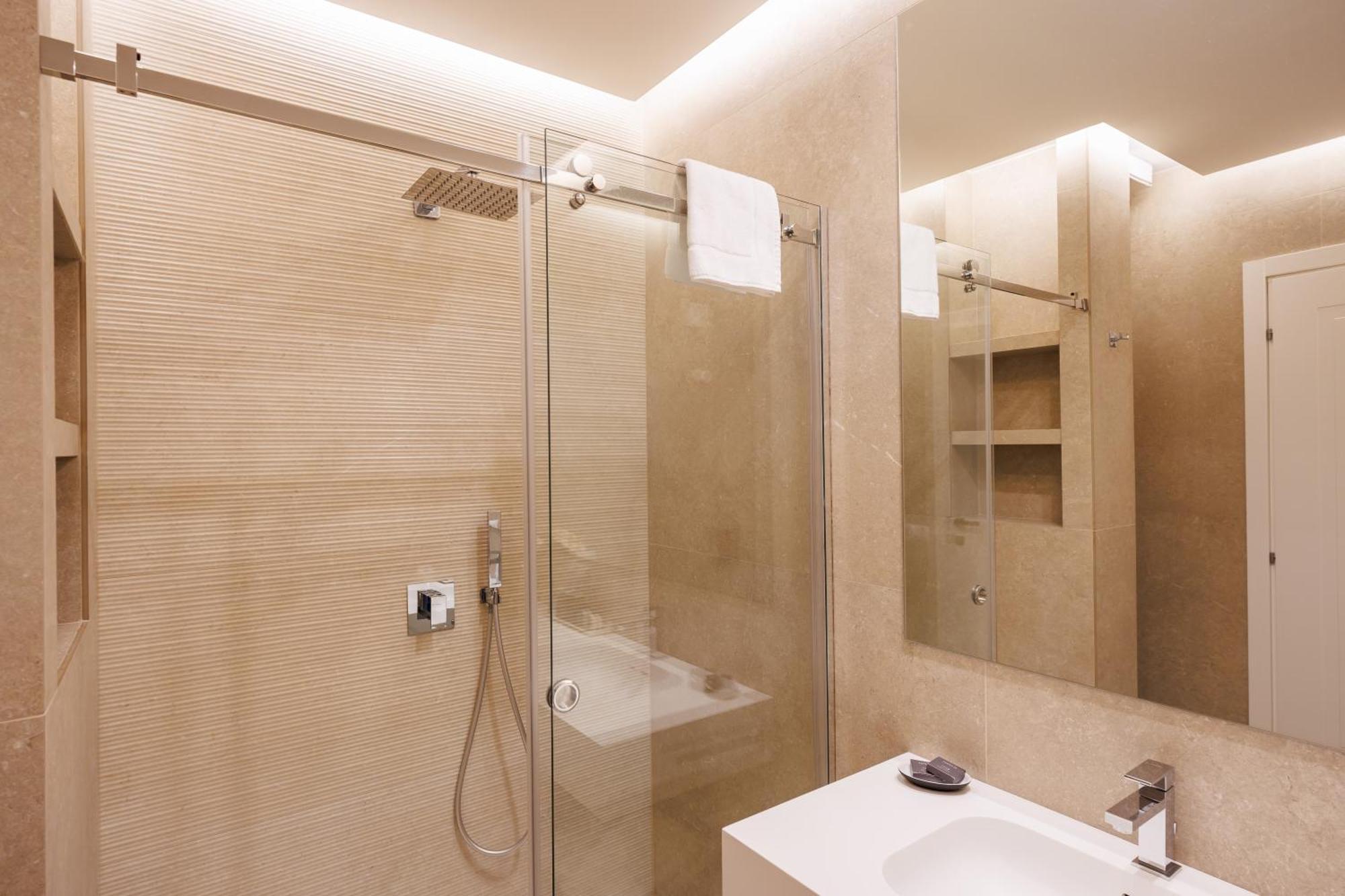 Arya Guest house *