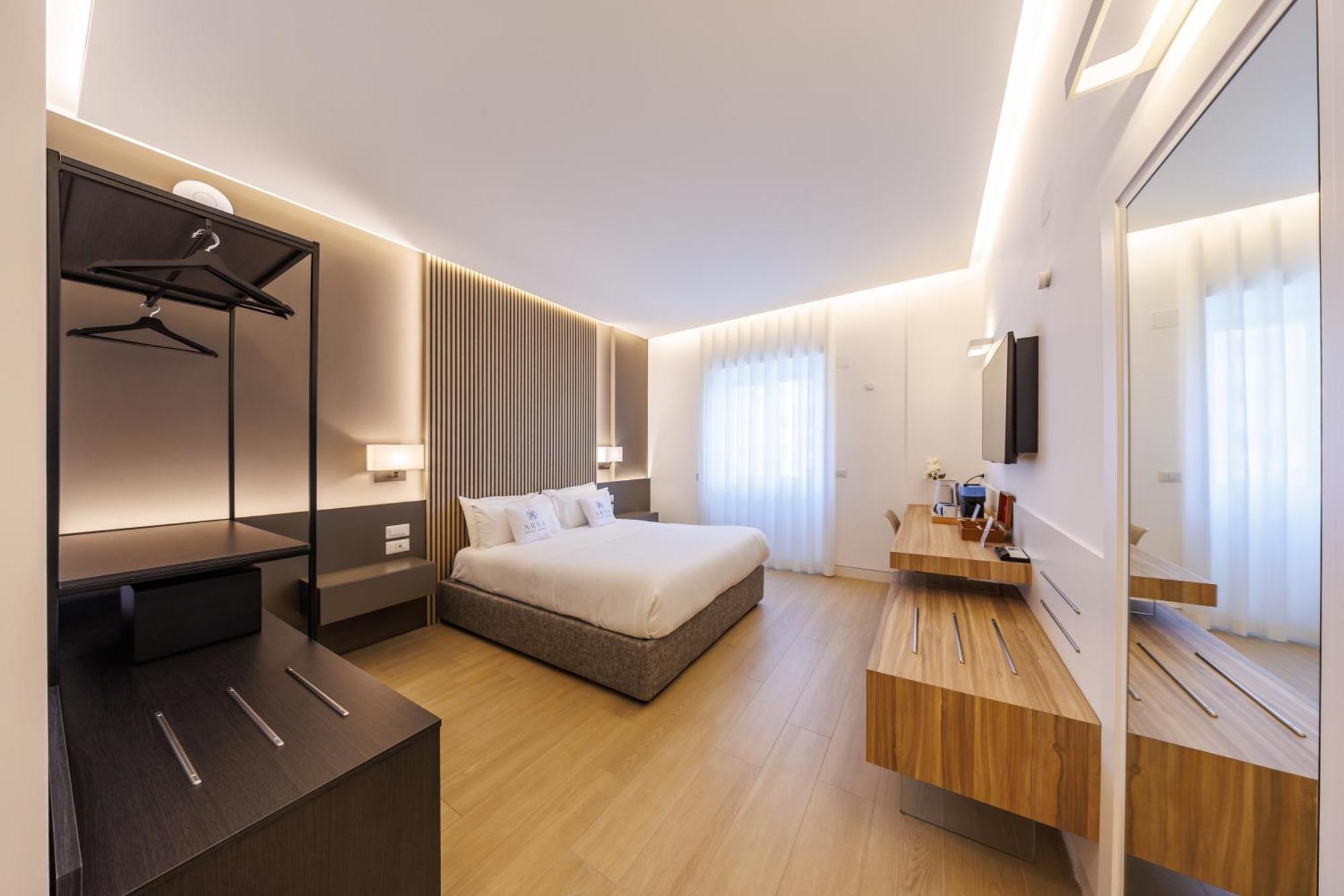 Arya Guest house