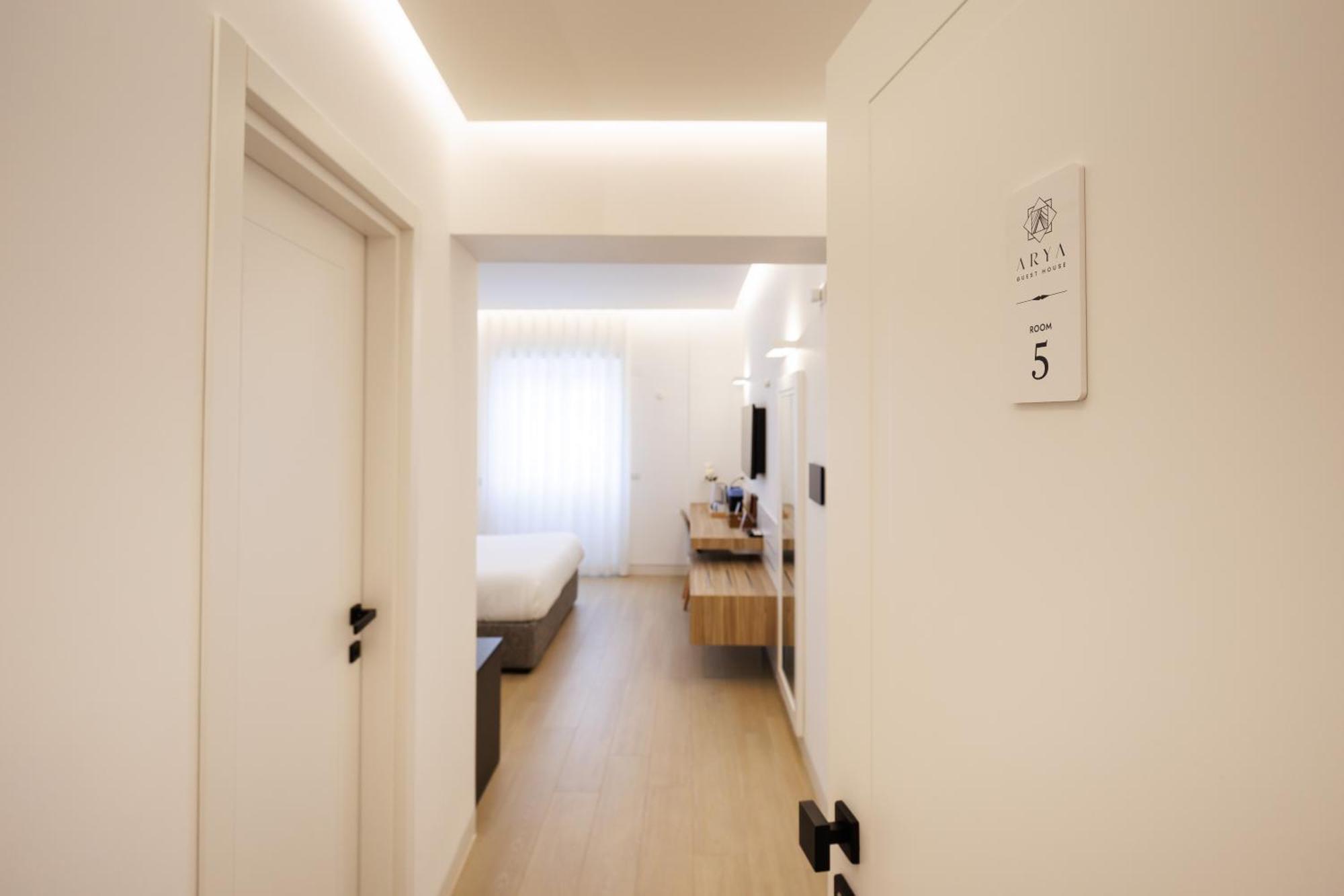 Guest house Arya