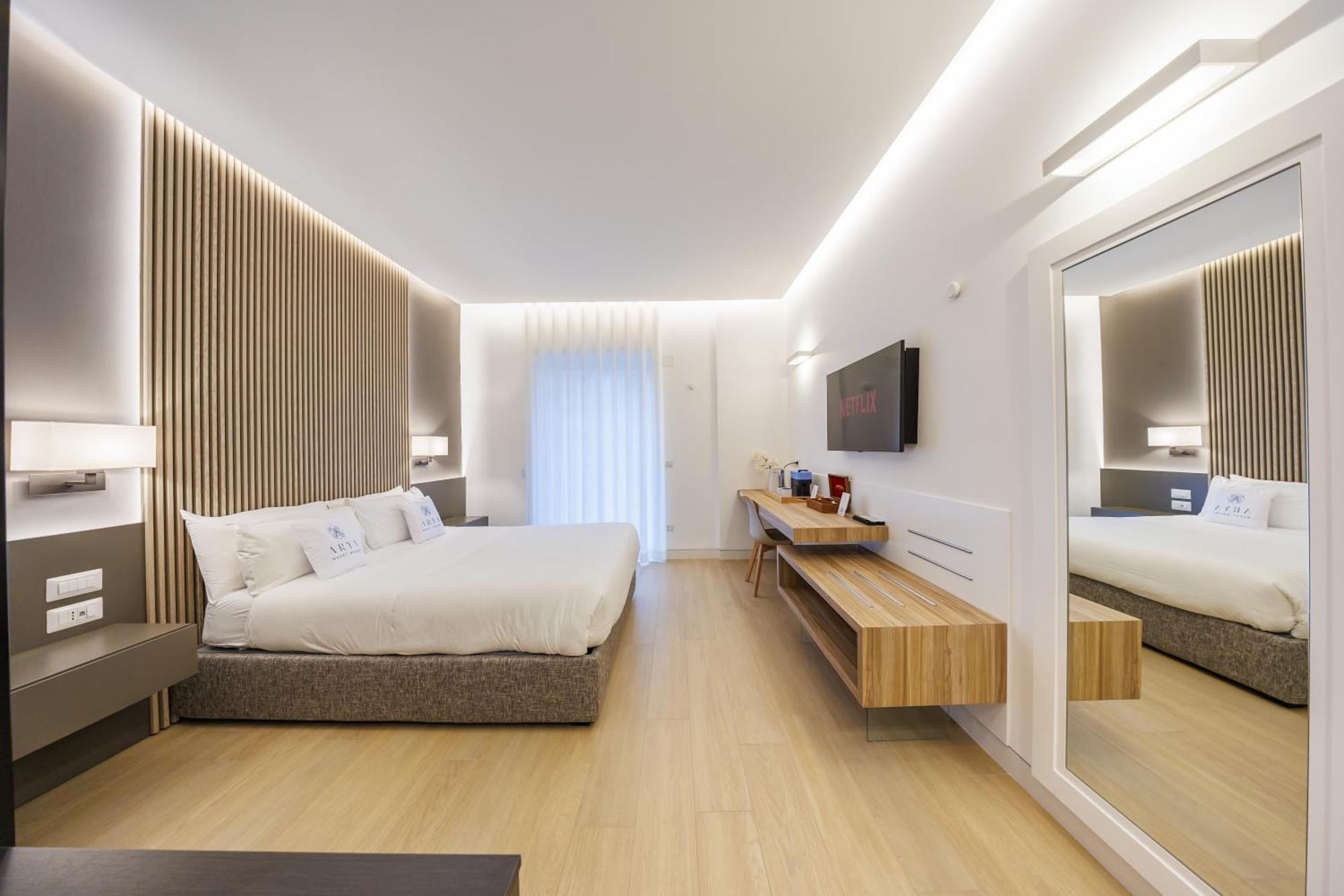 Arya Guest house *