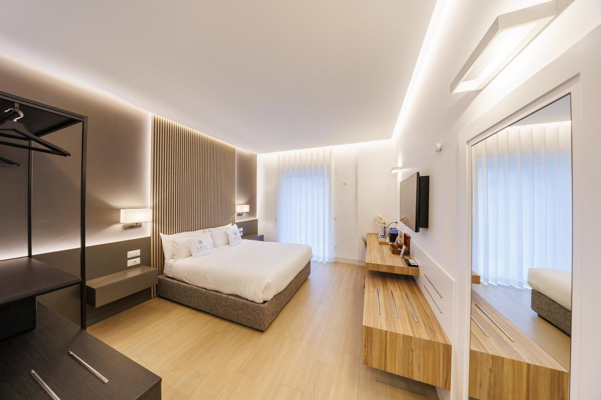 Arya Guest house *