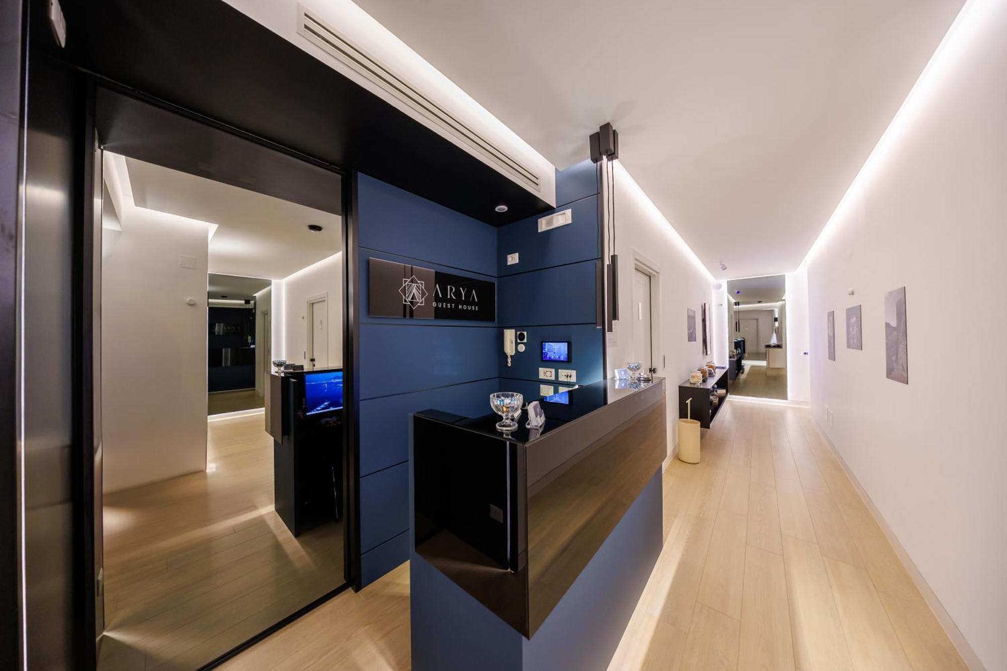 Arya Guest house