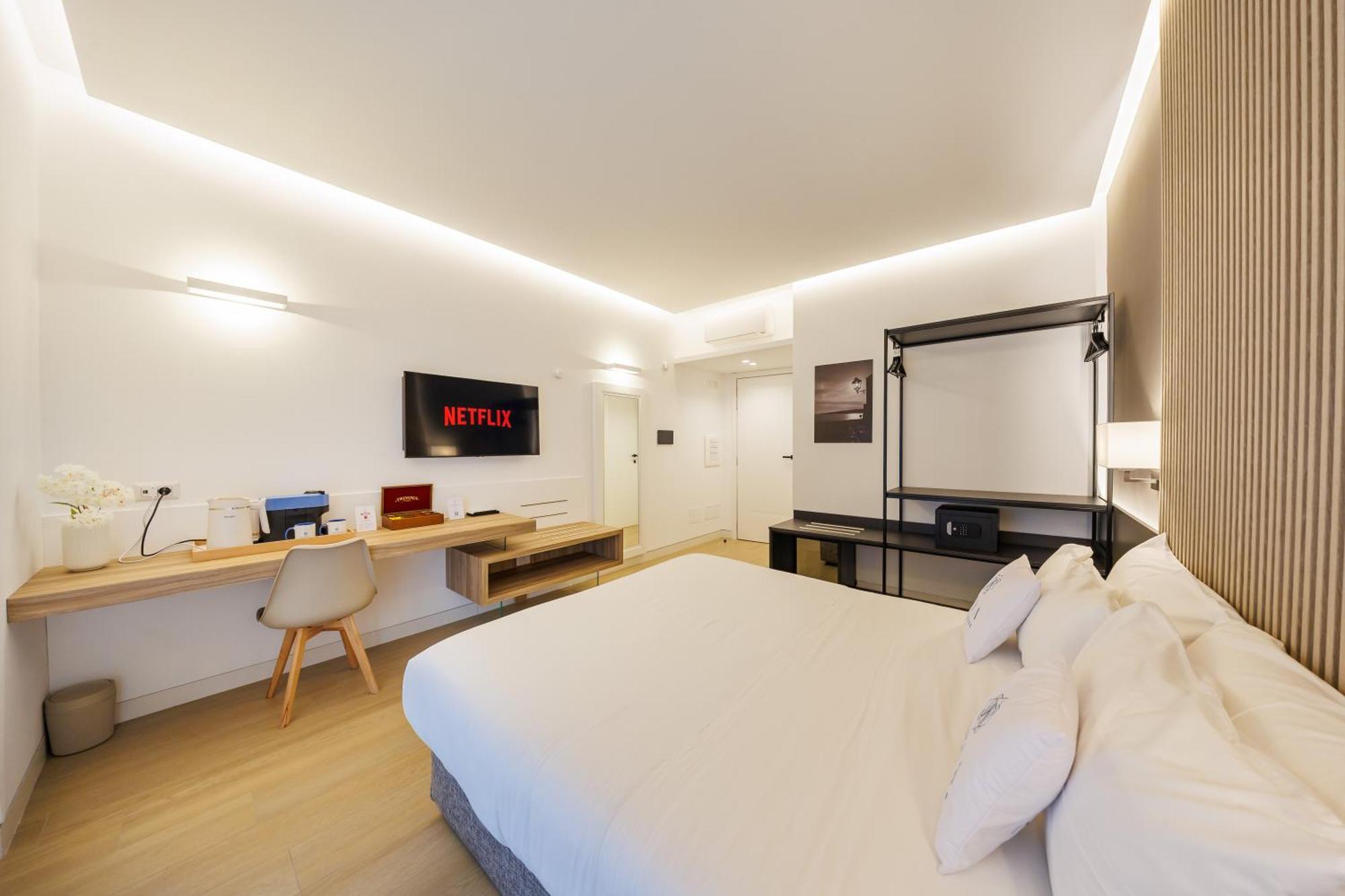 Arya Naples